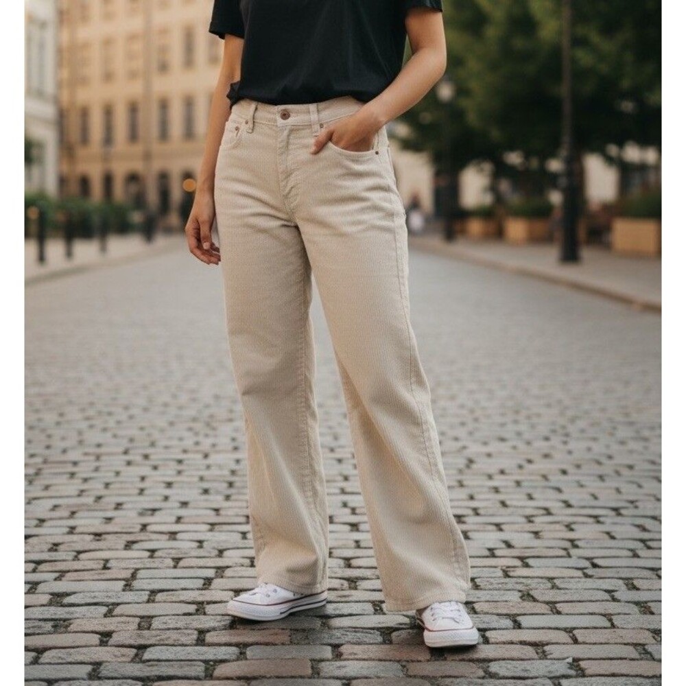 Levi’s Premium Ribcage Straight Corduroy Pants Women Size 29 Cream